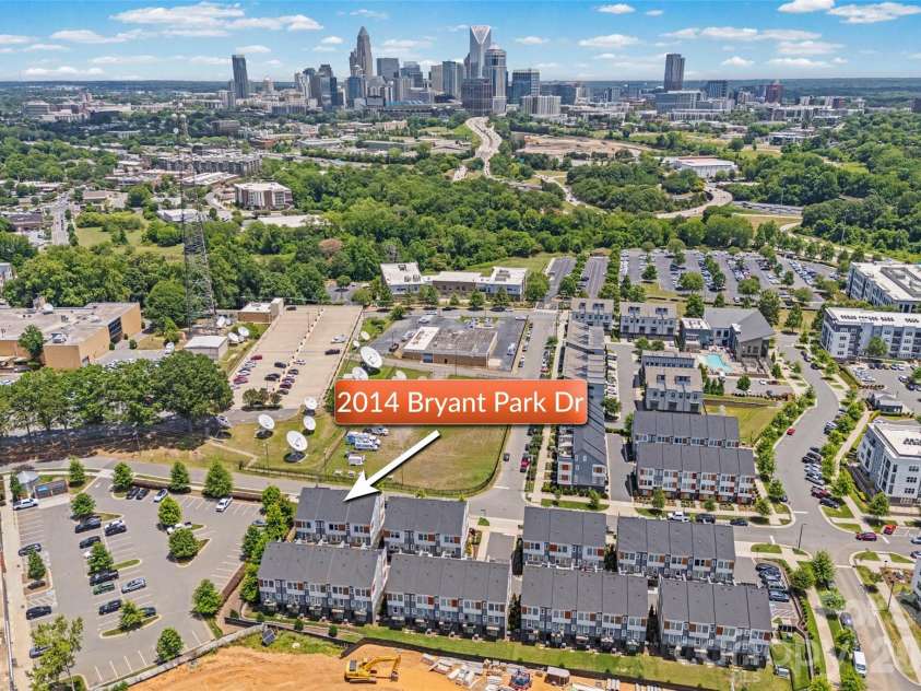 2014 Bryant Park Drive, Charlotte, NC 28208.  MLS# CAR4394219, YatesRealty ID 30996. 