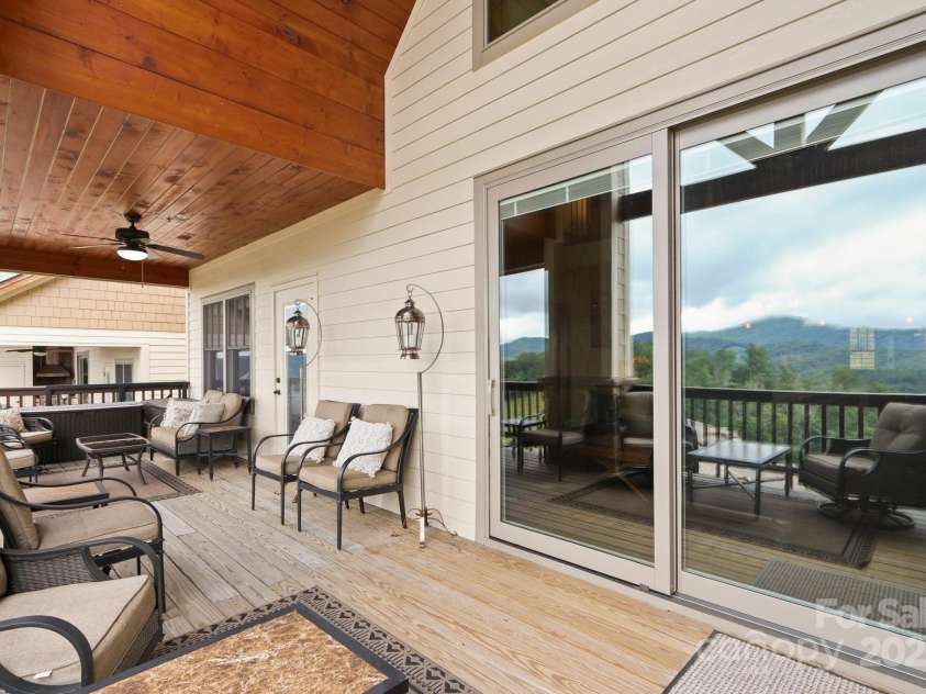 552 Penny Lane, Banner Elk, NC 28604.  MLS# CAR4290403, YatesRealty ID 30997. Covered deck
