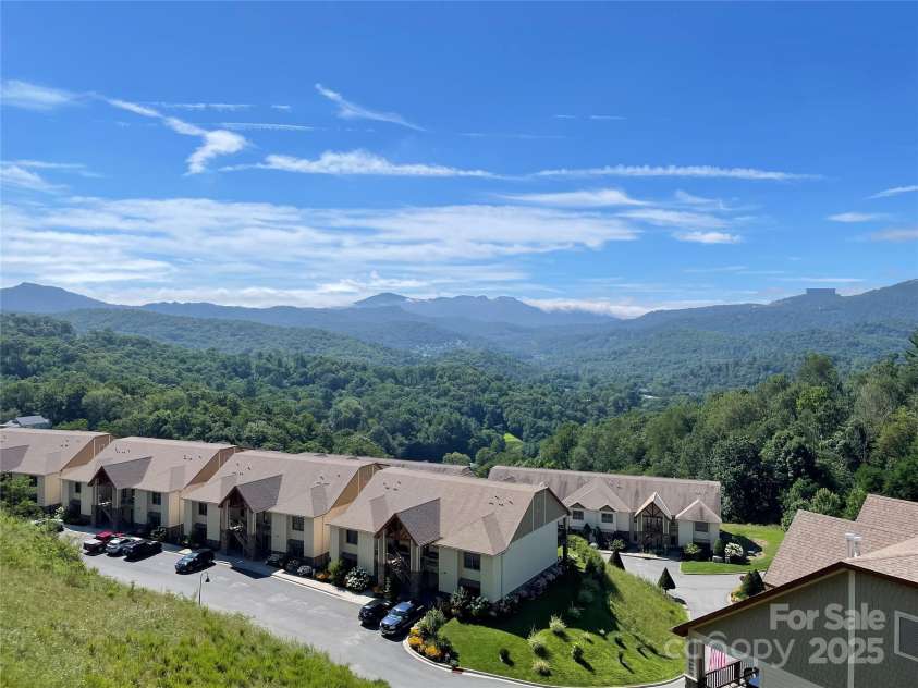 552 Penny Lane, Banner Elk, NC 28604.  MLS# CAR4290403, YatesRealty ID 30997. View from the front deck