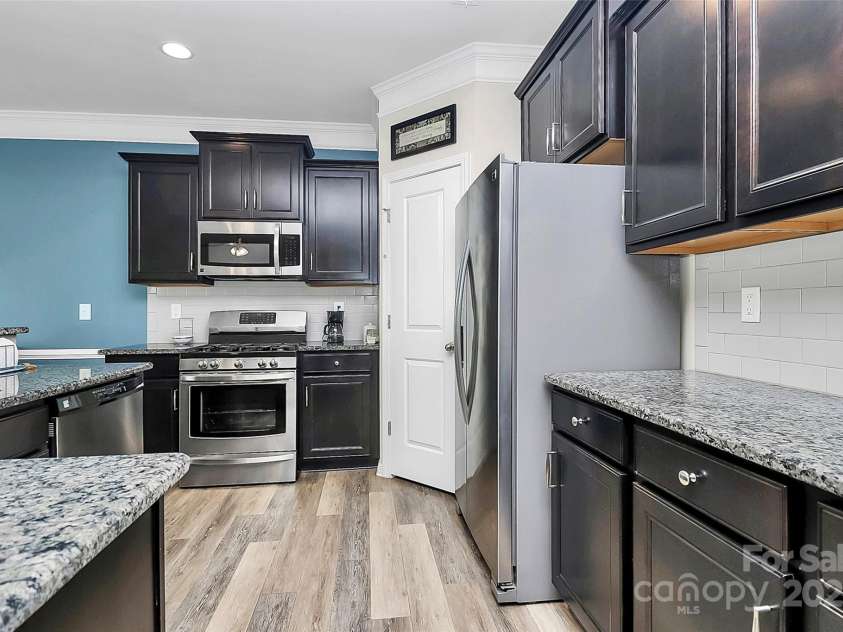 204 Kingston Drive, Mount Holly, NC 28120.  MLS# CAR4280929, YatesRealty ID 30998. 