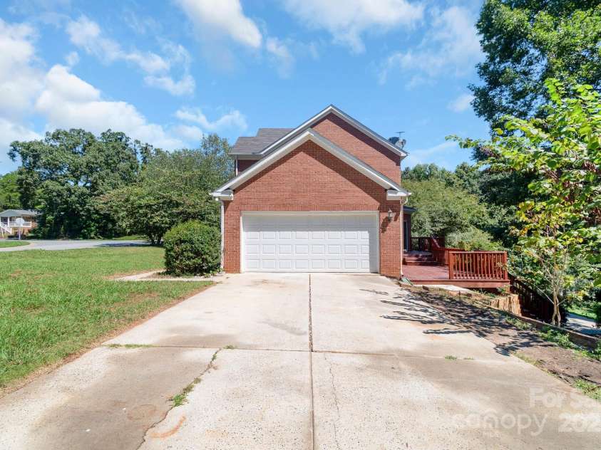 4227 Kiser Wood Drive, Concord, NC 28025.  MLS# CAR4296888, YatesRealty ID 31. 