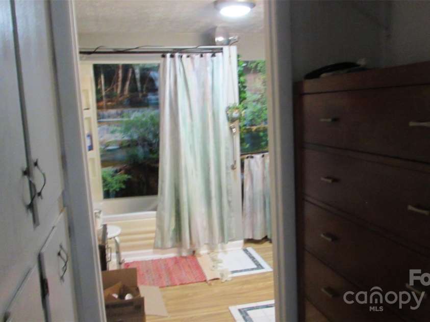 524 Clear Creek Road, Burnsville, NC 28714.  MLS# CAR4306870, YatesRealty ID 31. 