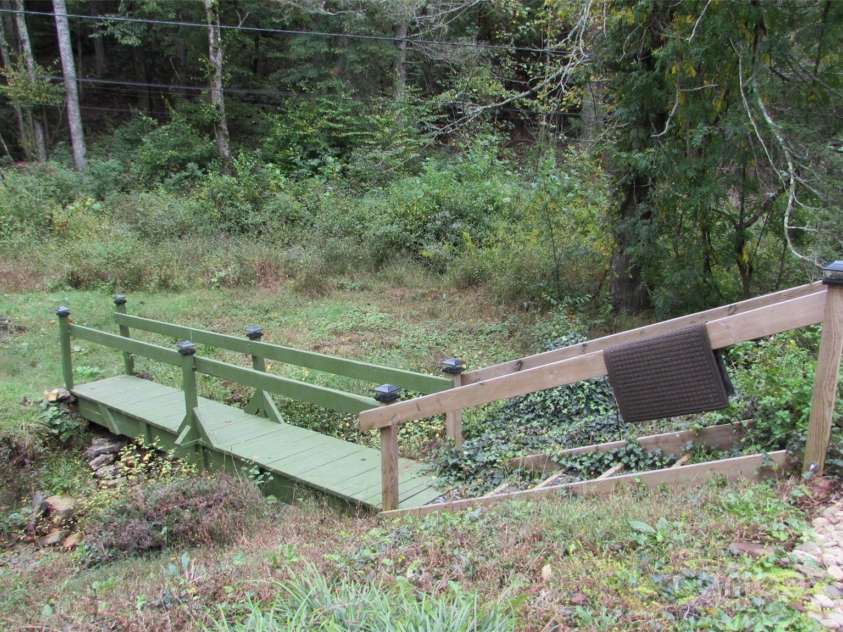 524 Clear Creek Road, Burnsville, NC 28714.  MLS# CAR4306870, YatesRealty ID 31. 