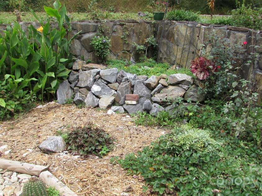 524 Clear Creek Road, Burnsville, NC 28714.  MLS# CAR4306870, YatesRealty ID 31. 