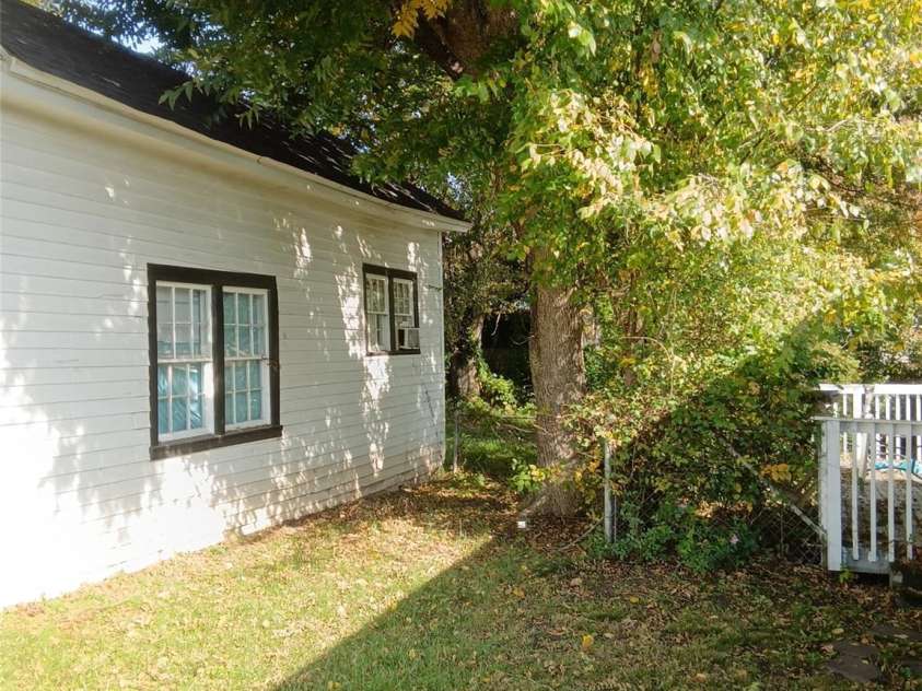 408 Broad Street, Gastonia, NC 28054.  MLS# CAR4313635, YatesRealty ID 310. 