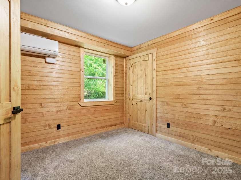 137 Red Maple Lane, Burnsville, NC 28714.  MLS# CAR4239902, YatesRealty ID 3100. Lower Floor - Bedroom #1