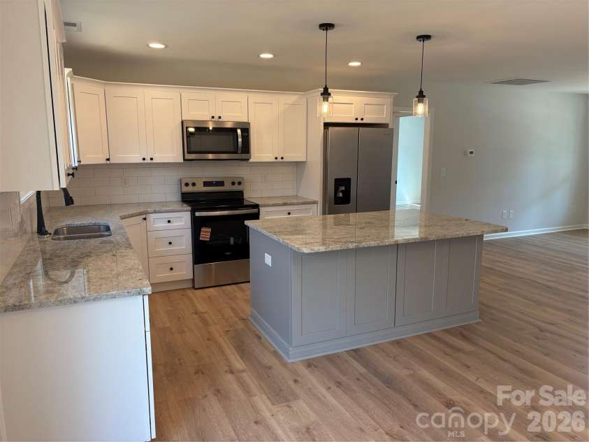 326 Greenbriar Road, Statesville, NC 28625.  MLS# CAR4352266, YatesRealty ID 3100. 