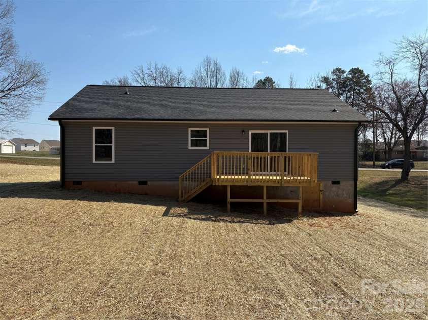 326 Greenbriar Road, Statesville, NC 28625.  MLS# CAR4352266, YatesRealty ID 3100. 