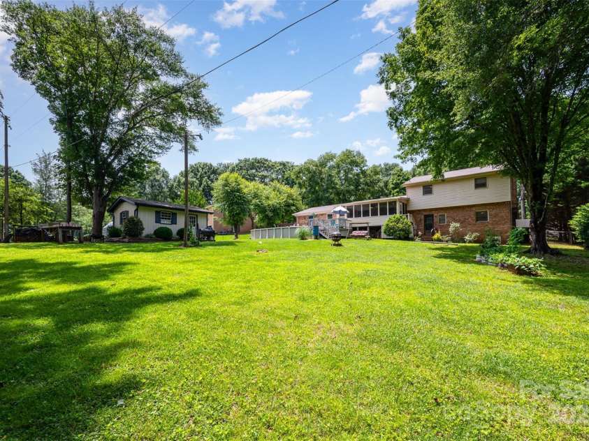 2109 Quail Drive, Concord, NC 28027.  MLS# CAR4272260, YatesRealty ID 31001. 