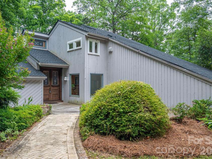 40 Catawba Ridge Road, Clover, SC 29710.  MLS# CAR4393526, YatesRealty ID 31001. 