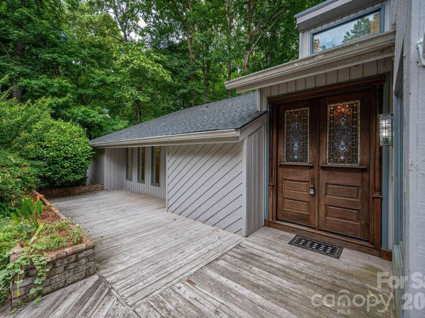 40 Catawba Ridge Road, Clover, SC 29710.  MLS# CAR4393526, YatesRealty ID 31001. 