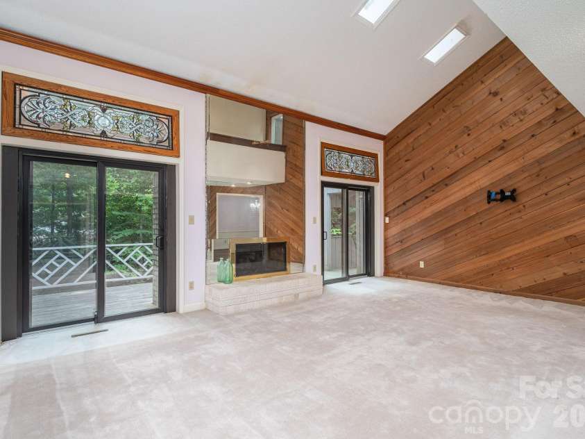40 Catawba Ridge Road, Clover, SC 29710.  MLS# CAR4393526, YatesRealty ID 31001. 