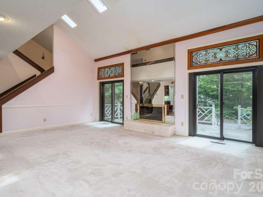 40 Catawba Ridge Road, Clover, SC 29710.  MLS# CAR4393526, YatesRealty ID 31001. 