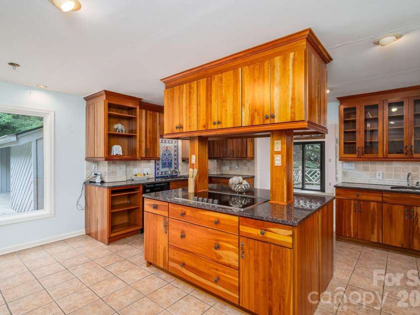 40 Catawba Ridge Road, Clover, SC 29710.  MLS# CAR4393526, YatesRealty ID 31001. 