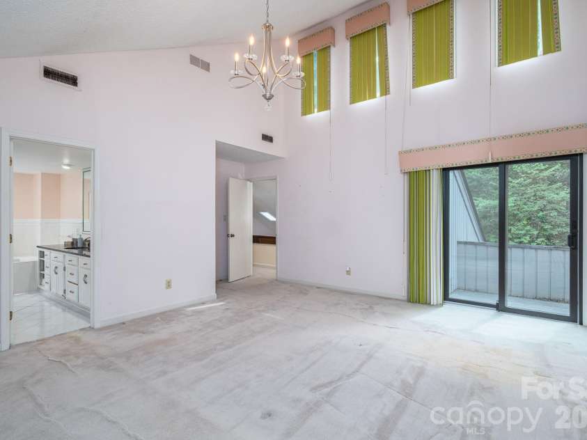 40 Catawba Ridge Road, Clover, SC 29710.  MLS# CAR4393526, YatesRealty ID 31001. 