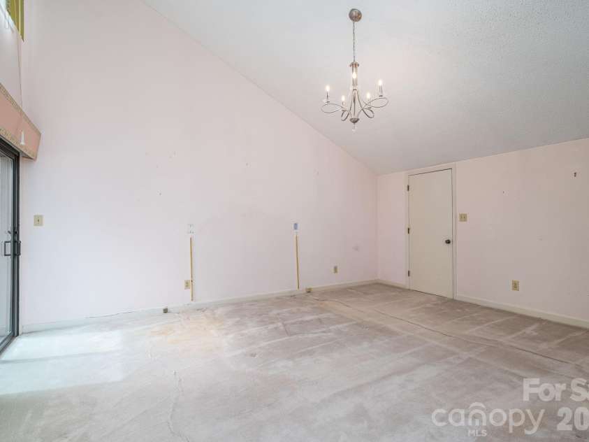 40 Catawba Ridge Road, Clover, SC 29710.  MLS# CAR4393526, YatesRealty ID 31001. 