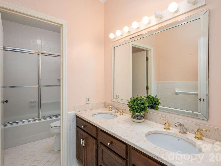 40 Catawba Ridge Road, Clover, SC 29710.  MLS# CAR4393526, YatesRealty ID 31001. 