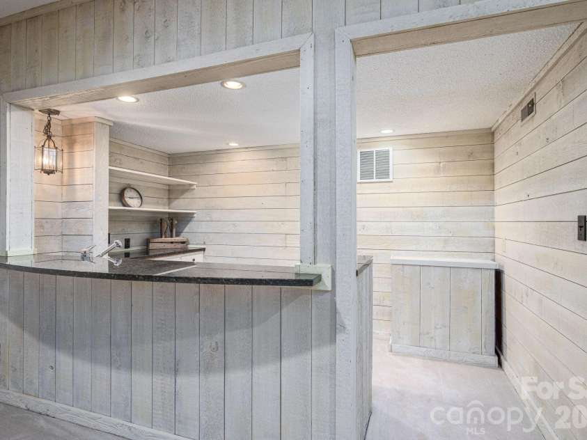 40 Catawba Ridge Road, Clover, SC 29710.  MLS# CAR4393526, YatesRealty ID 31001. 