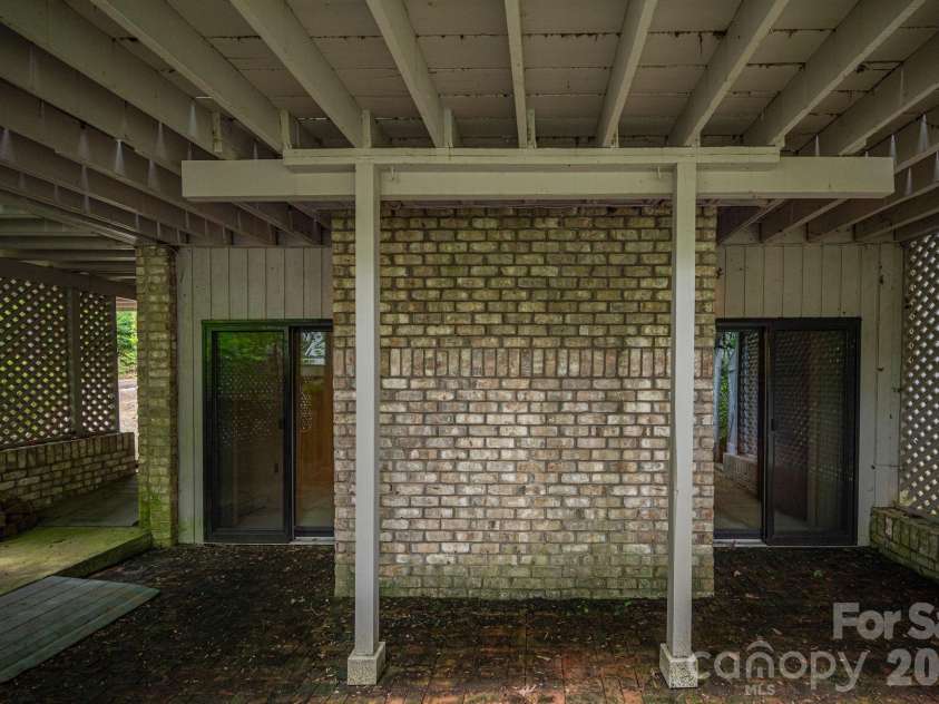 40 Catawba Ridge Road, Clover, SC 29710.  MLS# CAR4393526, YatesRealty ID 31001. 