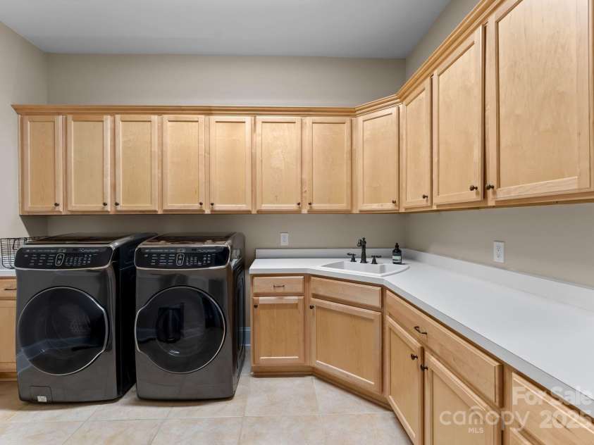 296 Windemere Isle Road, Statesville, NC 28677.  MLS# CAR4219833, YatesRealty ID 31003. Laundry room
