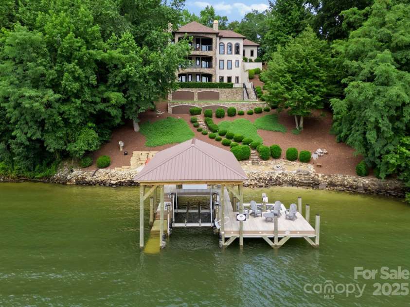 296 Windemere Isle Road, Statesville, NC 28677.  MLS# CAR4219833, YatesRealty ID 31003. Privacy abounds in this Island Home!