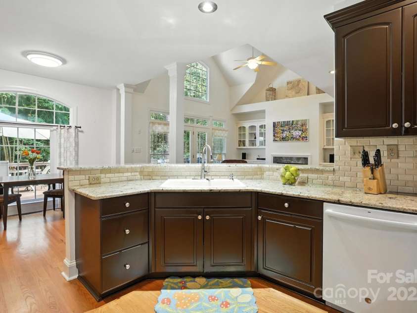 11108 Broken Brook Way, Tega Cay, SC 29708.  MLS# CAR4281529, YatesRealty ID 31004. 