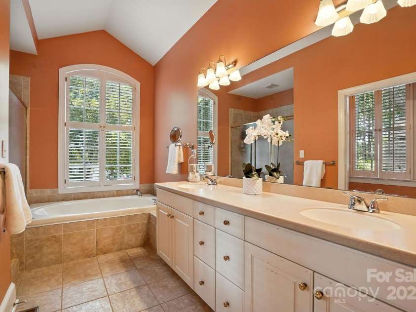 11108 Broken Brook Way, Tega Cay, SC 29708.  MLS# CAR4281529, YatesRealty ID 31004. 