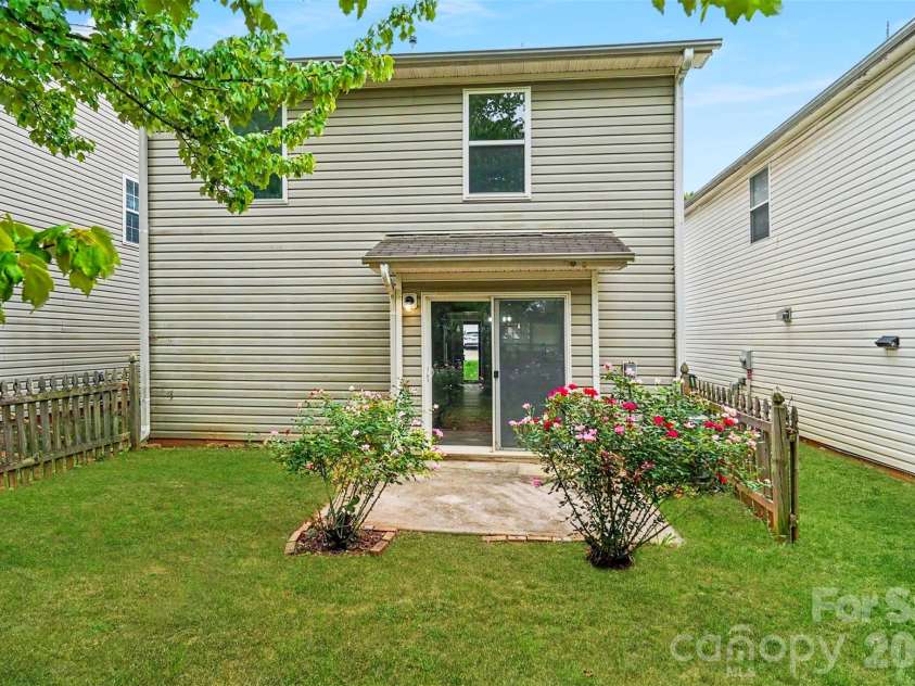 6010 Raisin Tree Lane, Charlotte, NC 28215.  MLS# CAR4394434, YatesRealty ID 31005. Backyard- Enhanced Landscaping 