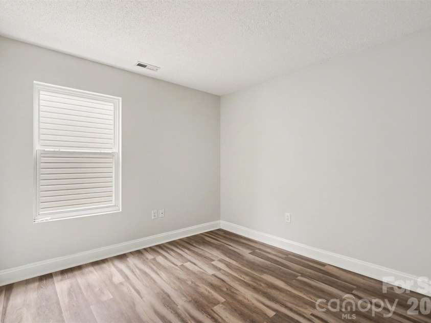 6010 Raisin Tree Lane, Charlotte, NC 28215.  MLS# CAR4394434, YatesRealty ID 31005. Bedroom 2