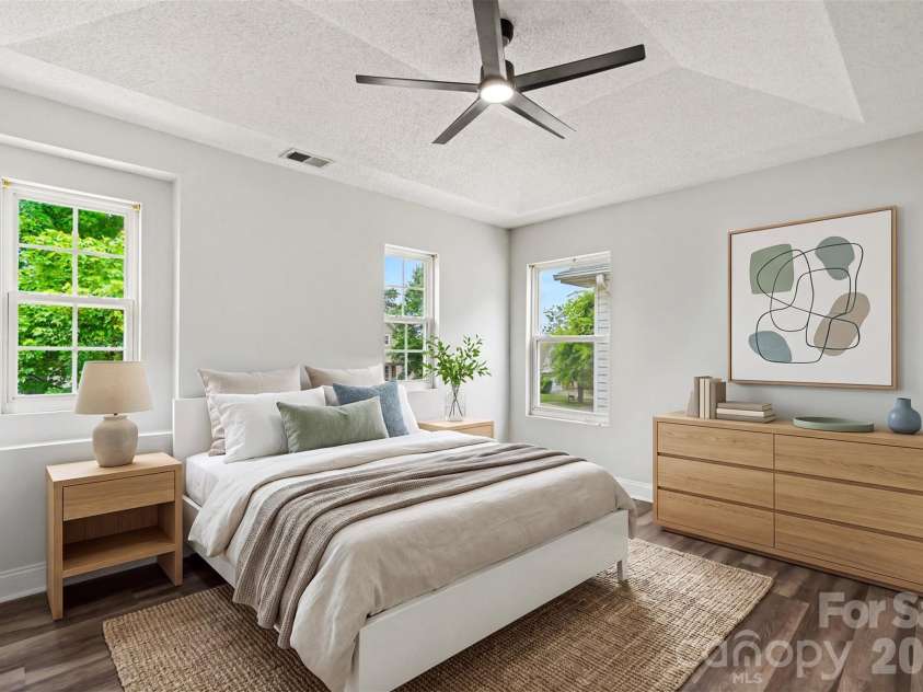 6010 Raisin Tree Lane, Charlotte, NC 28215.  MLS# CAR4394434, YatesRealty ID 31005. Primary Suite- Virtually Staged