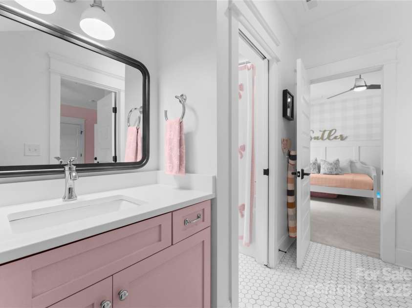 2941 Forest Park Drive, Charlotte, NC 28209.  MLS# CAR4265458, YatesRealty ID 31006. Jack and Jill Bath on second level