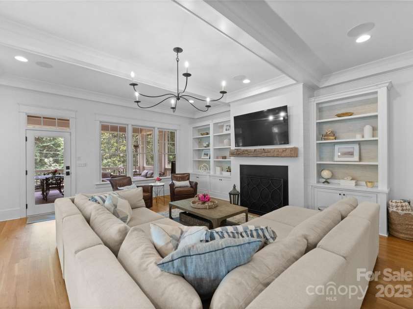 2941 Forest Park Drive, Charlotte, NC 28209.  MLS# CAR4265458, YatesRealty ID 31006. Living Room on main.