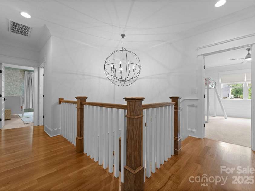 2941 Forest Park Drive, Charlotte, NC 28209.  MLS# CAR4265458, YatesRealty ID 31006. Lovely landing on 2nd floor