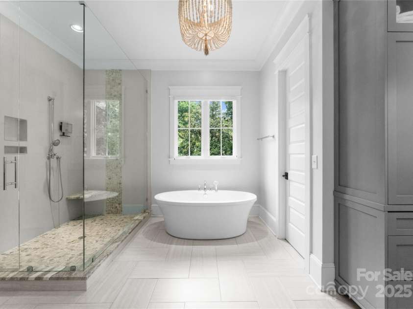 2941 Forest Park Drive, Charlotte, NC 28209.  MLS# CAR4265458, YatesRealty ID 31006. Master bath spa tub