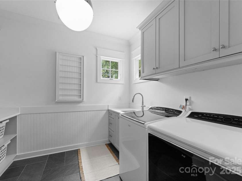 2941 Forest Park Drive, Charlotte, NC 28209.  MLS# CAR4265458, YatesRealty ID 31006. Perfect Landry room with built -ins on Floor 2