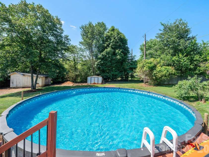 114 Glenwood Valley Drive, Harmony, NC 28634.  MLS# CAR4394401, YatesRealty ID 31007. 