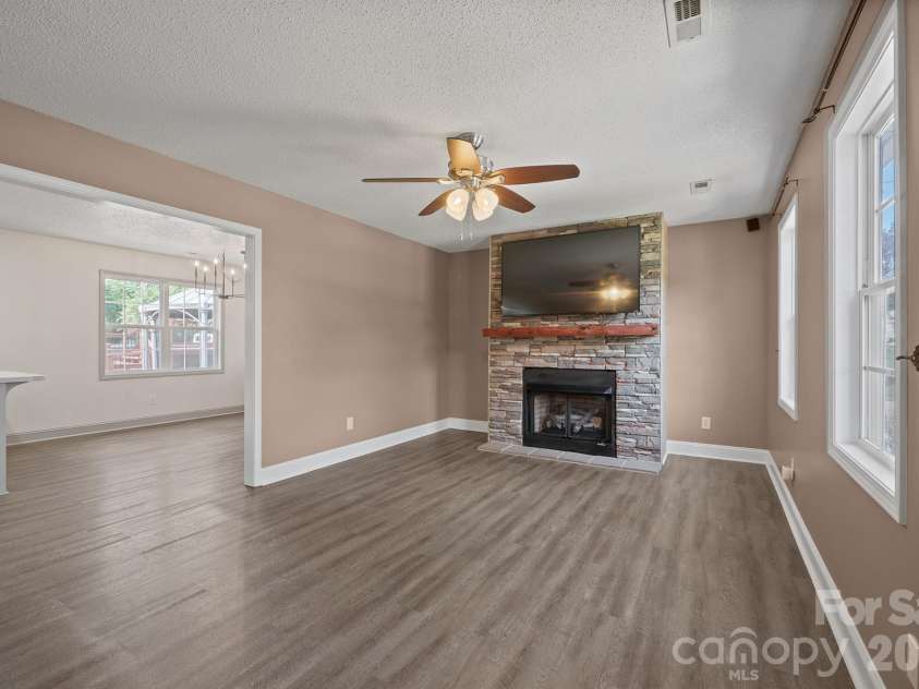 114 Glenwood Valley Drive, Harmony, NC 28634.  MLS# CAR4394401, YatesRealty ID 31007. 