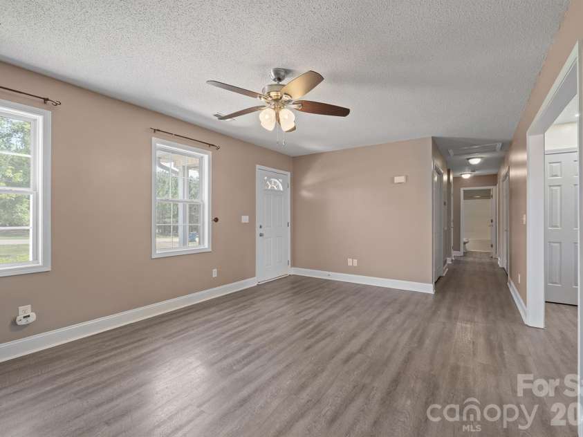 114 Glenwood Valley Drive, Harmony, NC 28634.  MLS# CAR4394401, YatesRealty ID 31007. 