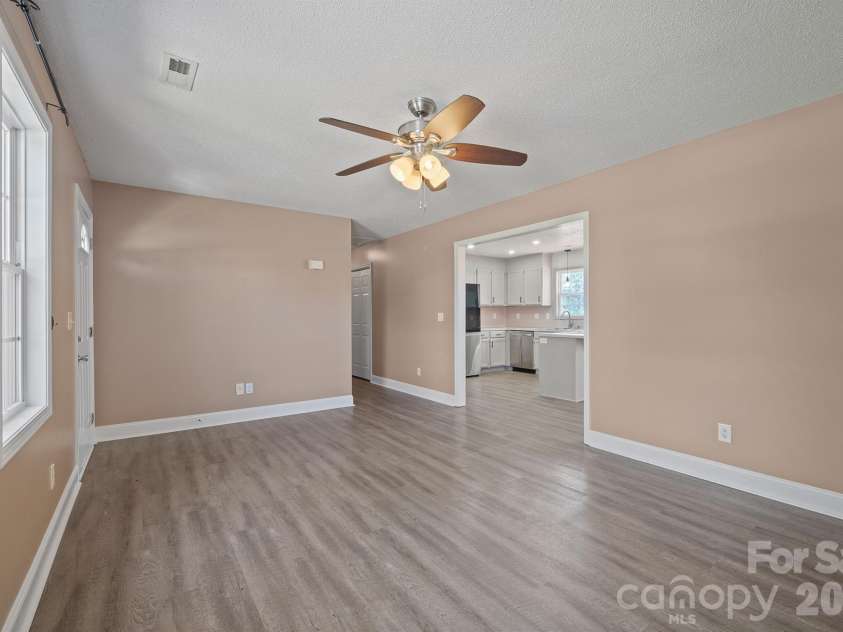 114 Glenwood Valley Drive, Harmony, NC 28634.  MLS# CAR4394401, YatesRealty ID 31007. 
