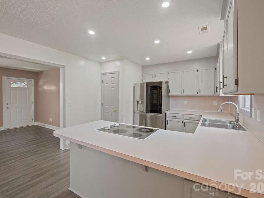 114 Glenwood Valley Drive, Harmony, NC 28634.  MLS# CAR4394401, YatesRealty ID 31007. 