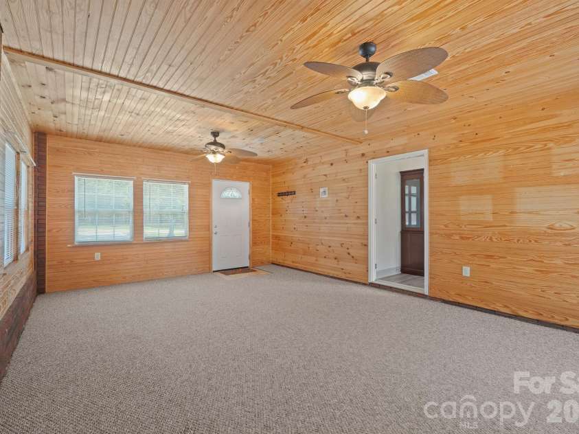 114 Glenwood Valley Drive, Harmony, NC 28634.  MLS# CAR4394401, YatesRealty ID 31007. 