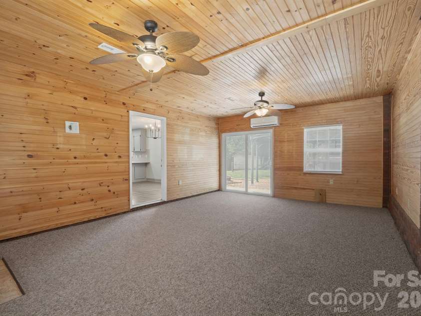114 Glenwood Valley Drive, Harmony, NC 28634.  MLS# CAR4394401, YatesRealty ID 31007. 