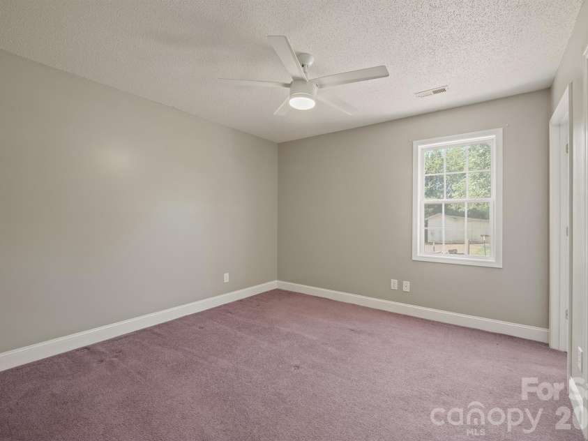 114 Glenwood Valley Drive, Harmony, NC 28634.  MLS# CAR4394401, YatesRealty ID 31007. 