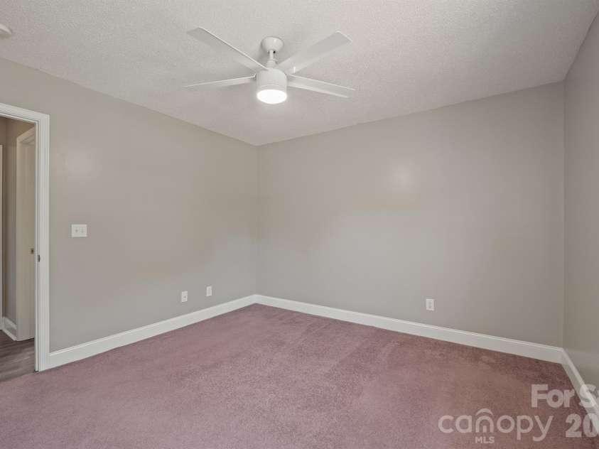 114 Glenwood Valley Drive, Harmony, NC 28634.  MLS# CAR4394401, YatesRealty ID 31007. 