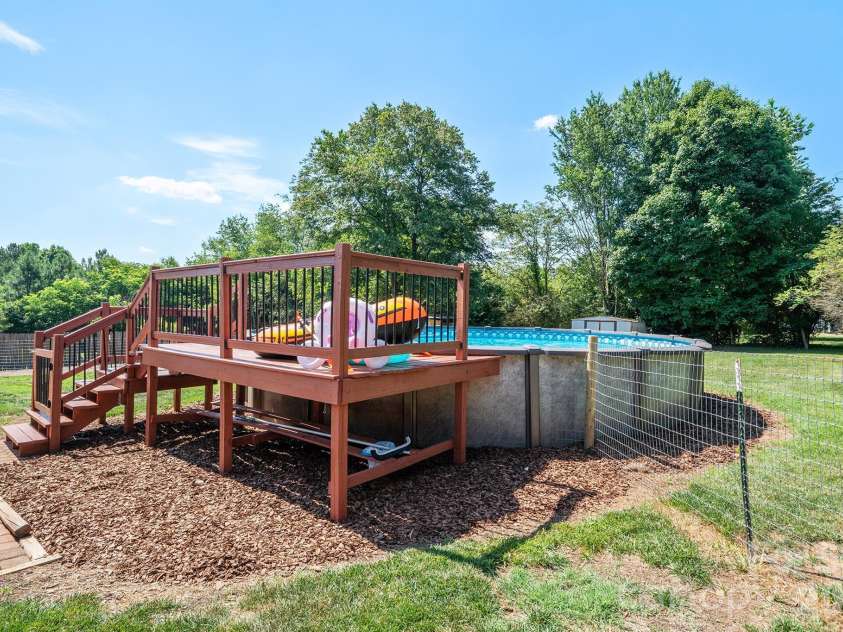 114 Glenwood Valley Drive, Harmony, NC 28634.  MLS# CAR4394401, YatesRealty ID 31007. 