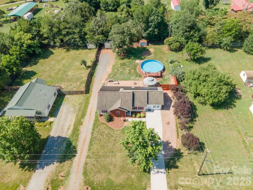 114 Glenwood Valley Drive, Harmony, NC 28634.  MLS# CAR4394401, YatesRealty ID 31007. 
