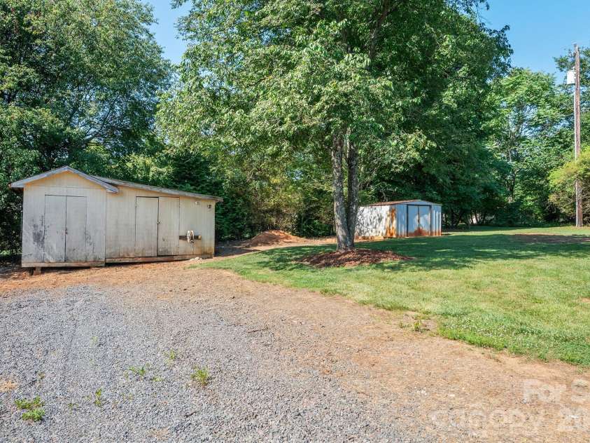 114 Glenwood Valley Drive, Harmony, NC 28634.  MLS# CAR4394401, YatesRealty ID 31007. 