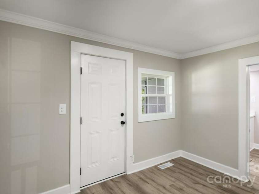 1215 Highland Avenue, Greensboro, NC 27403.  MLS# CAR4288756, YatesRealty ID 31007. 