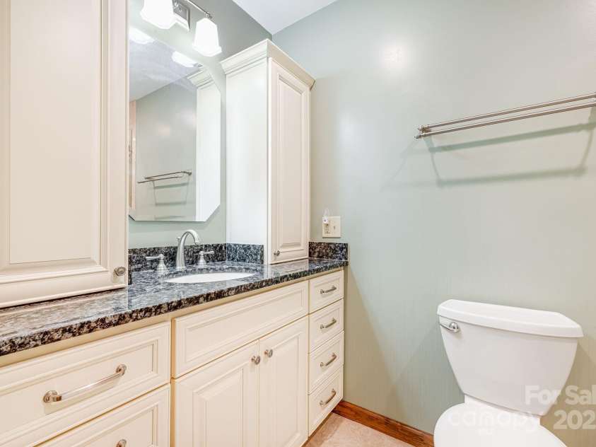 23 Sun Up Lane, Candler, NC 28715.  MLS# CAR4278167, YatesRealty ID 31008. 