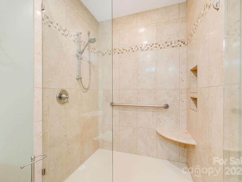 23 Sun Up Lane, Candler, NC 28715.  MLS# CAR4278167, YatesRealty ID 31008. 